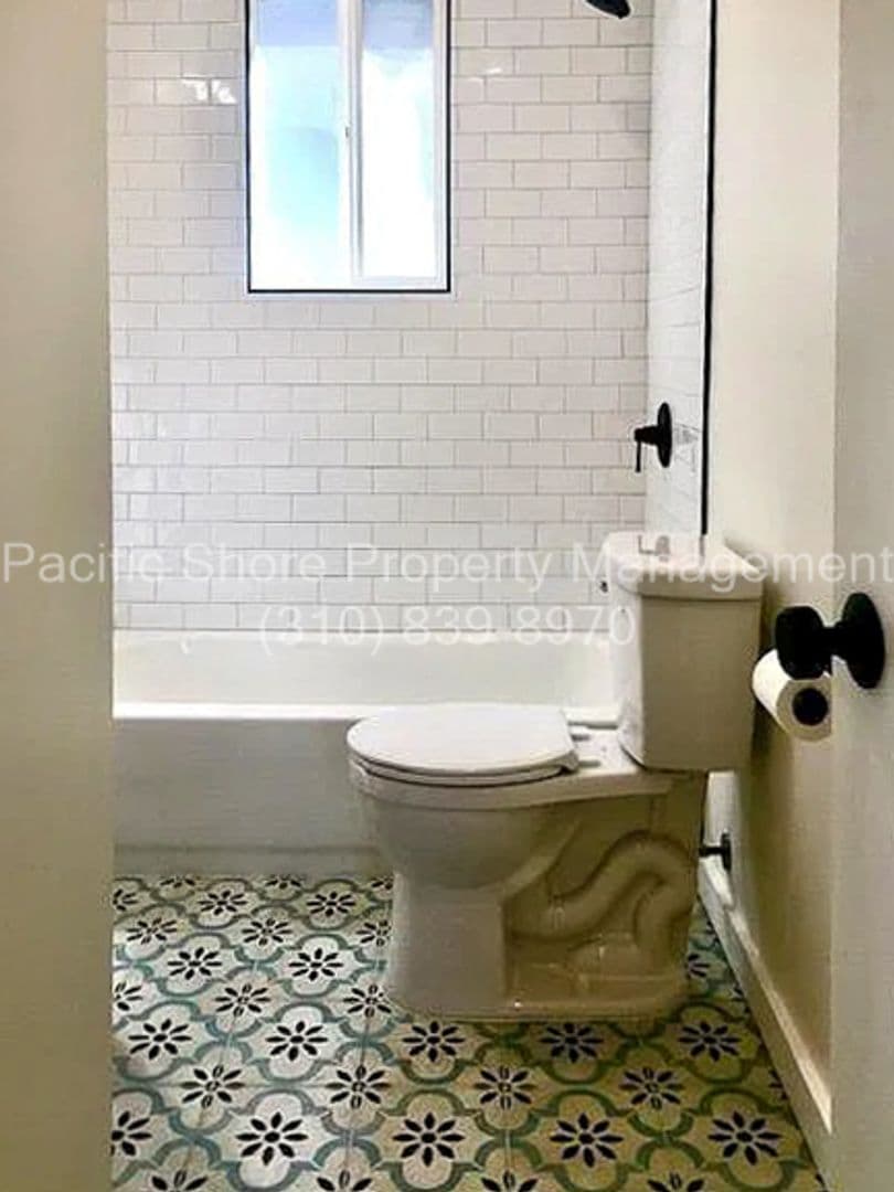 Los Angeles Apartment: 1420 Fairbanks Place