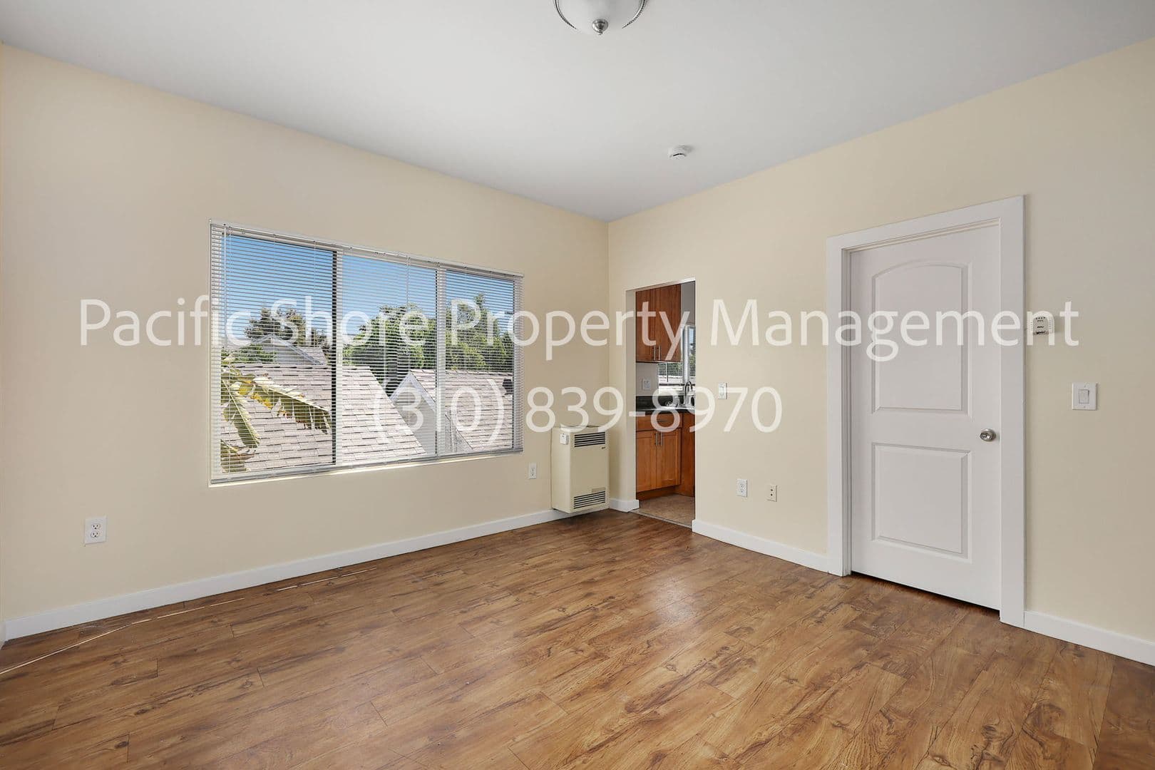 Los Angeles Apartment: 326 Belmont Ave