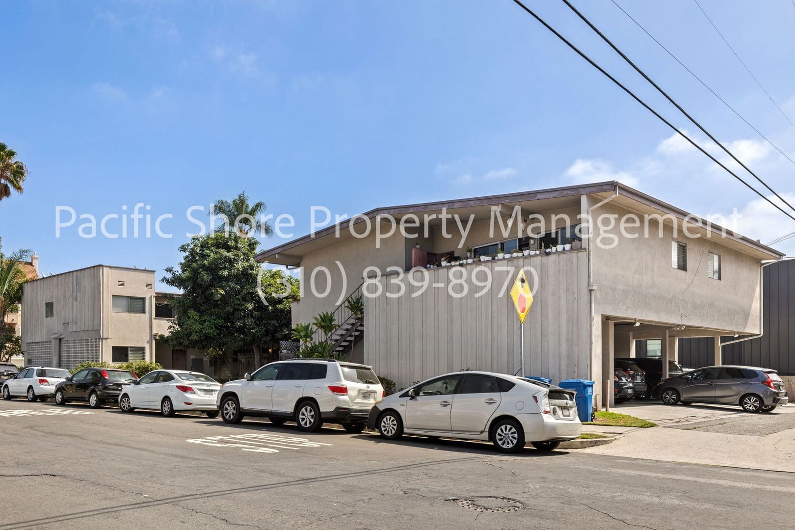 Los Angeles Apartment: 12304 Rochester Avenue