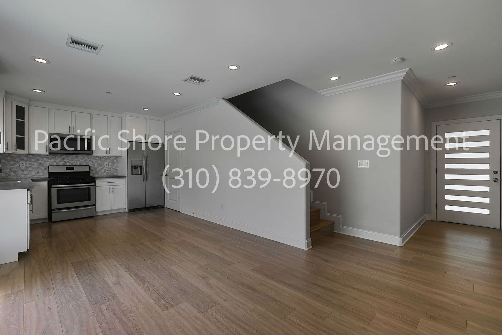 Los Angeles Apartment: 7205 S. La Cienega Blvd
