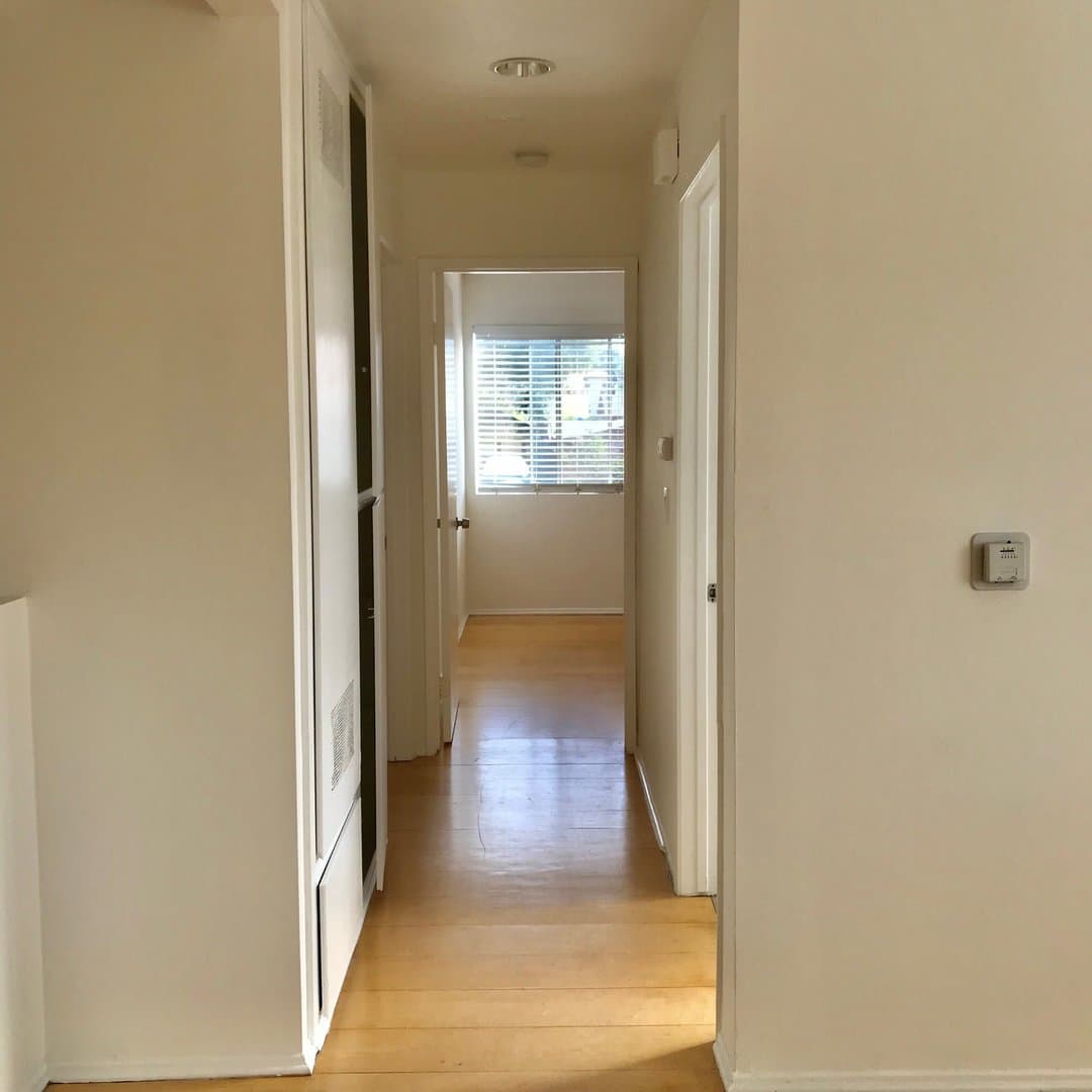 Los Angeles Apartment: 5091 Glen Iris Avenue
