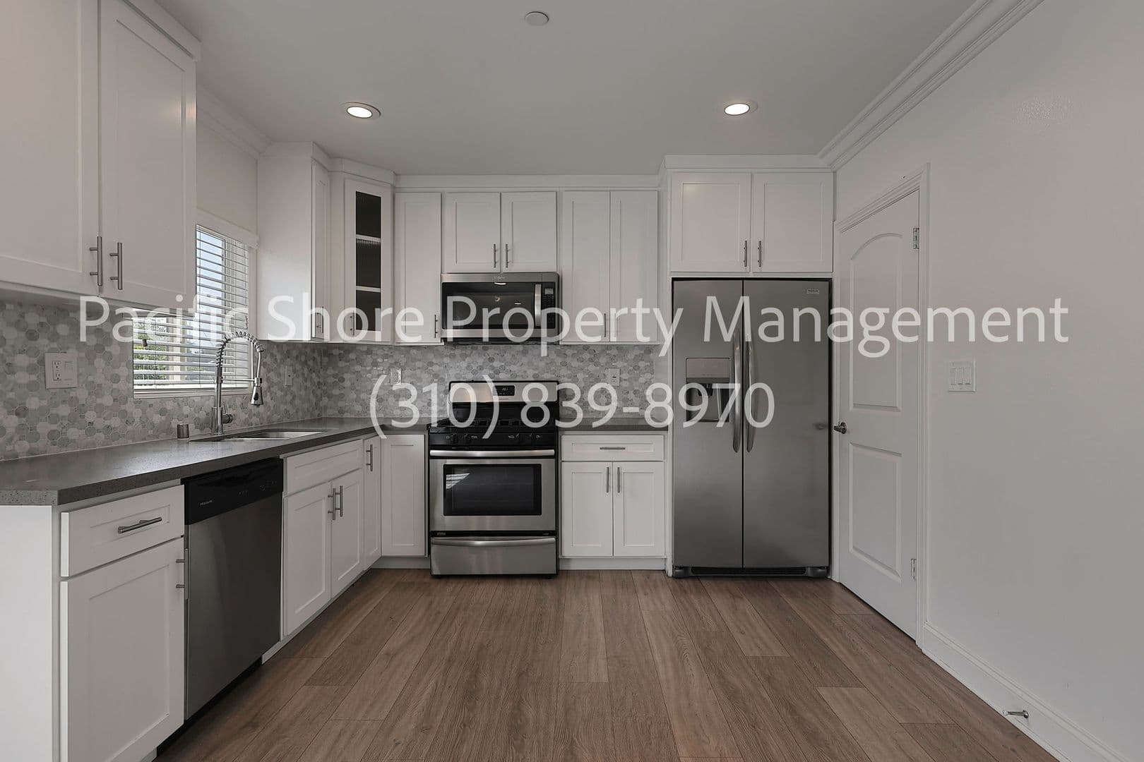 Los Angeles Apartment: 7205 S. La Cienega Blvd