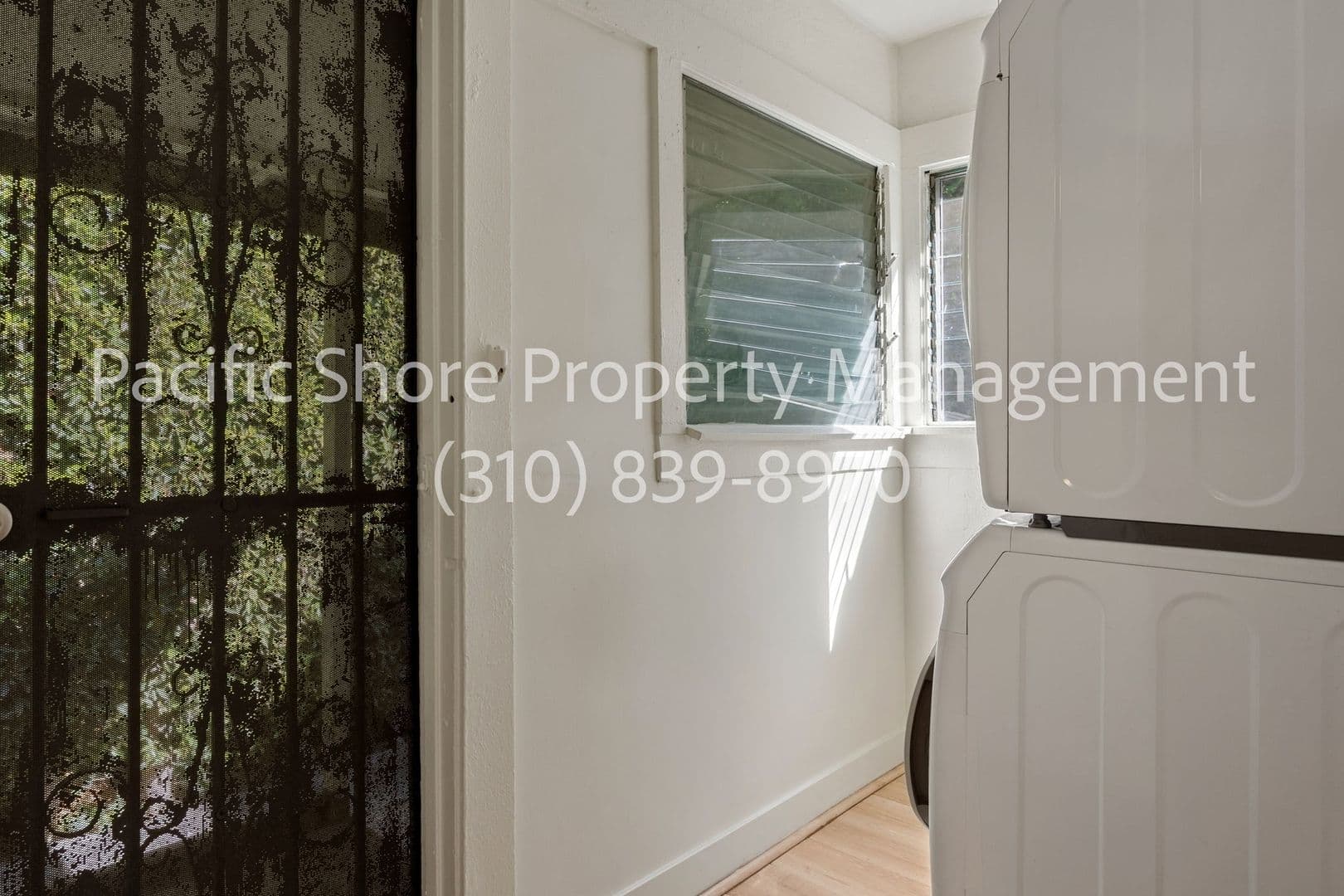 Los Angeles Apartment: 1020 N. Oxford Ave.,