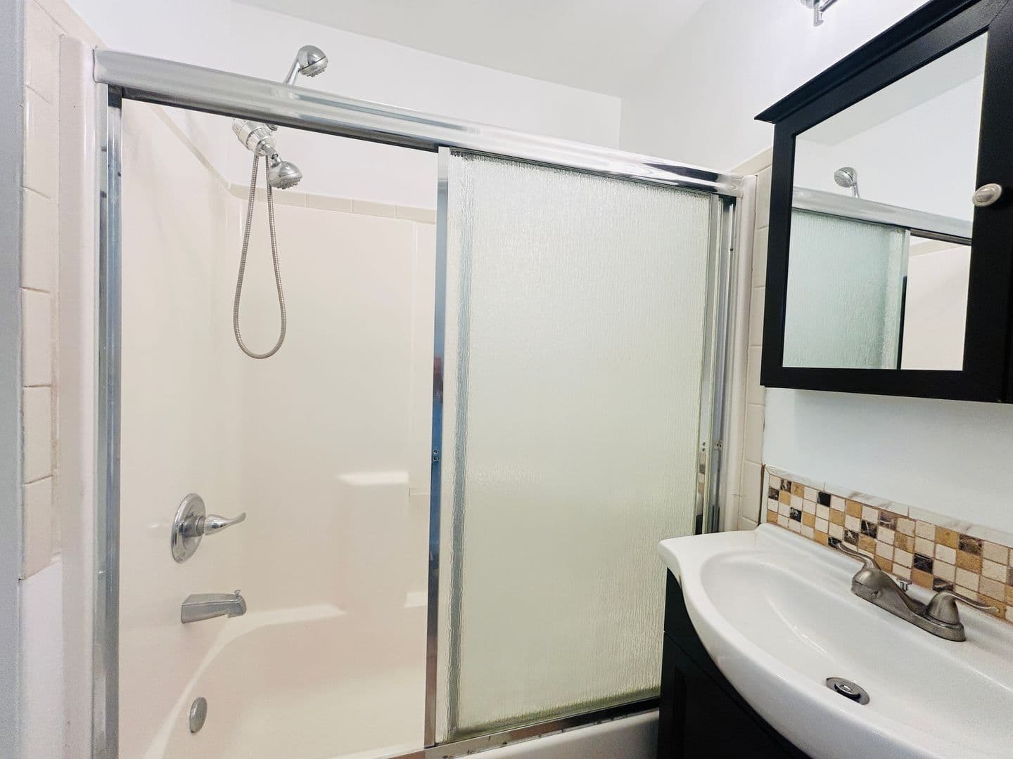 Reseda Apartment: 7358 Balcom Ave