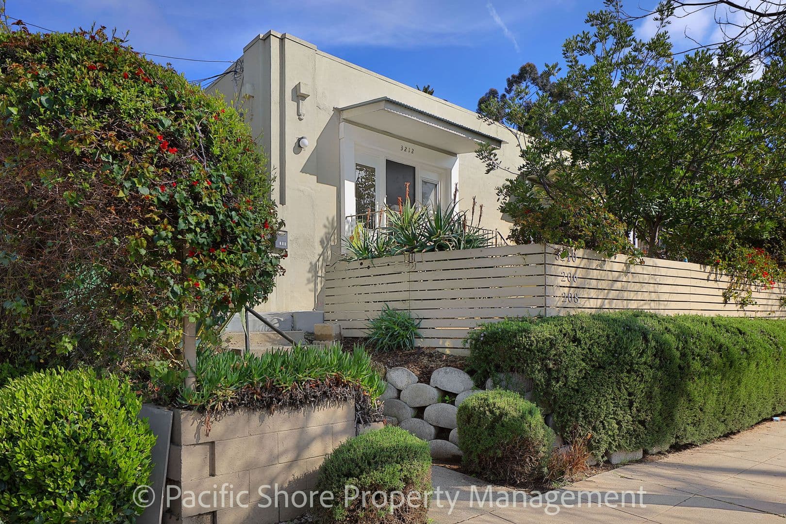 Los Angeles Apartment: 3210 Griffin Ave