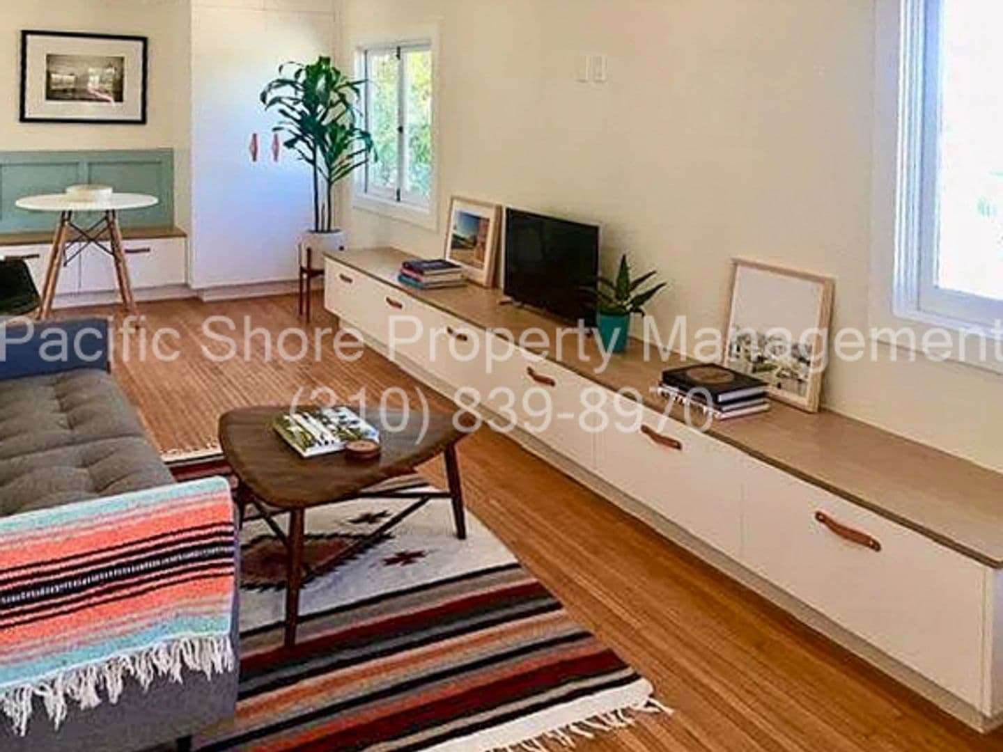 Los Angeles Apartment: 1420 Fairbanks Place
