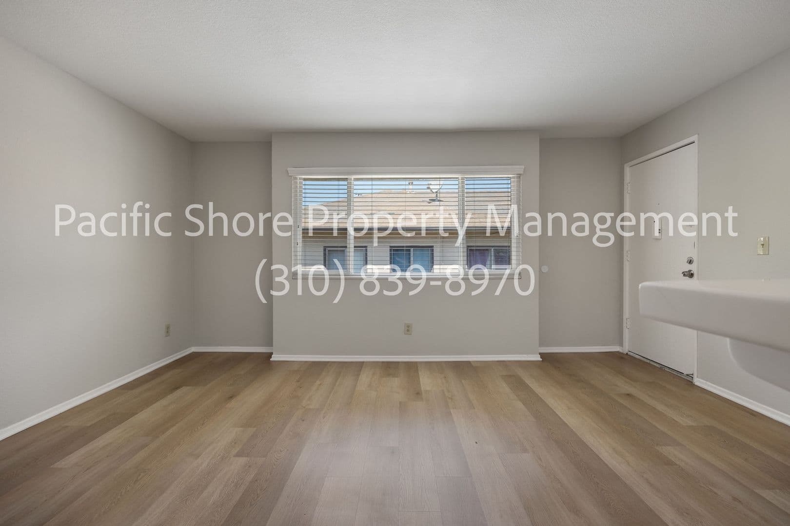 Los Angeles Apartment: 926 South Gramercy Drive,