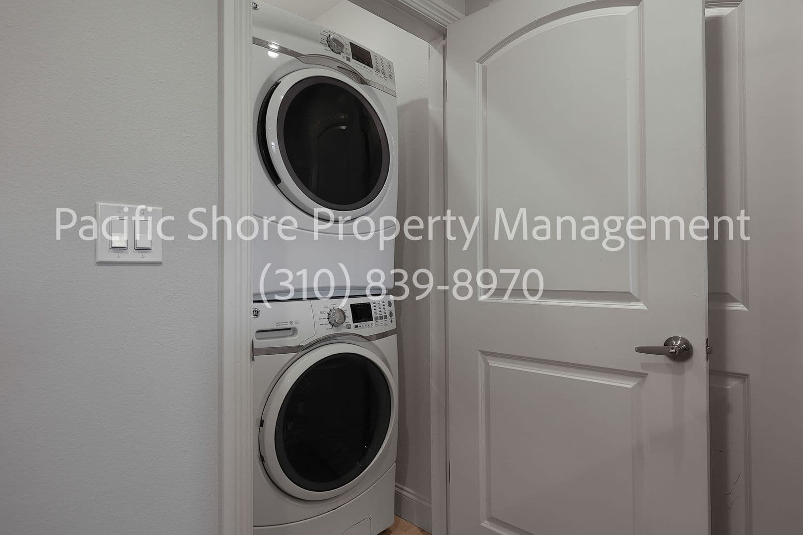 Los Angeles Apartment: 7205 S. La Cienega Blvd