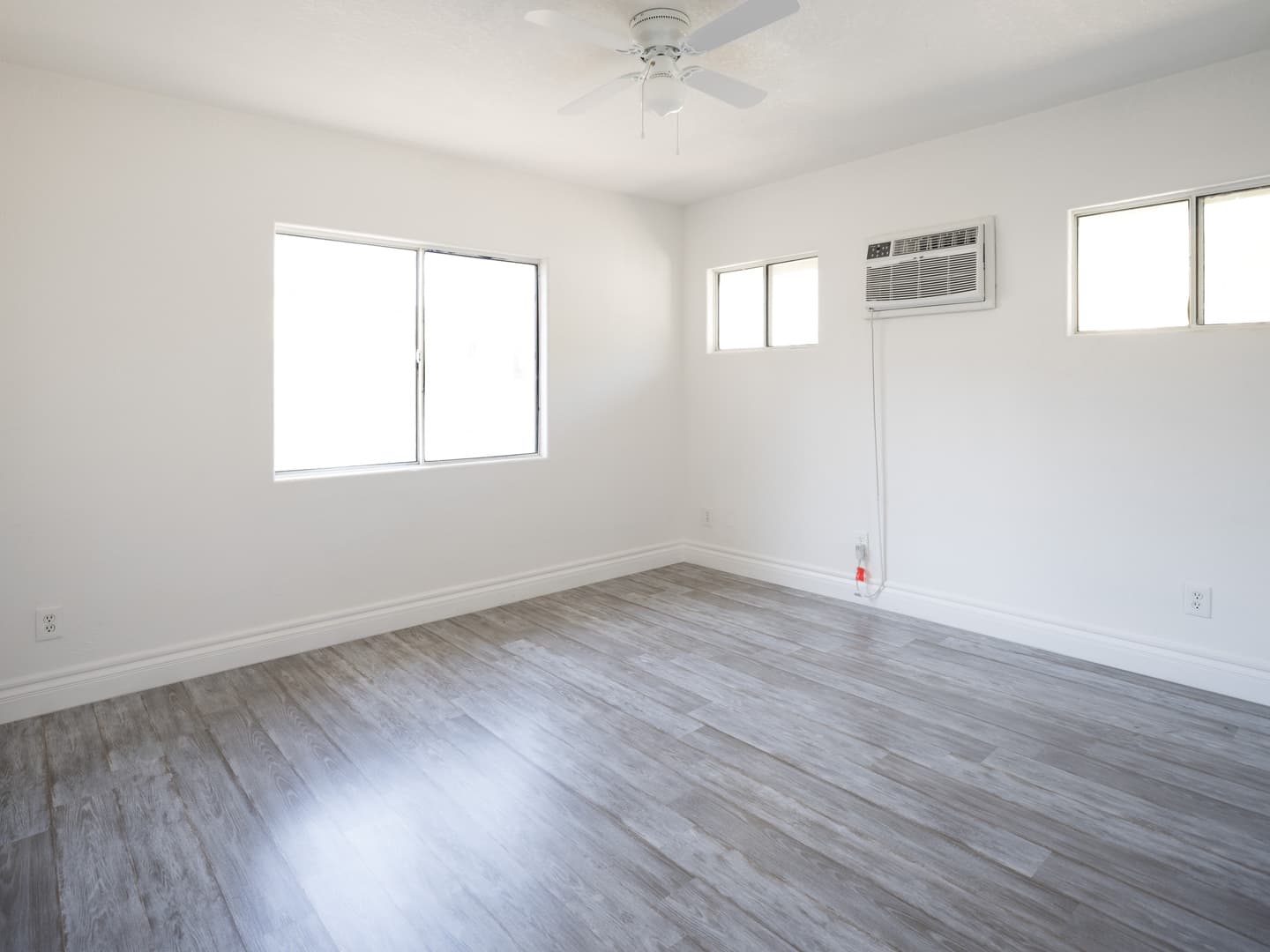 Los Angeles Apartment: 3615 Griffin Avenue