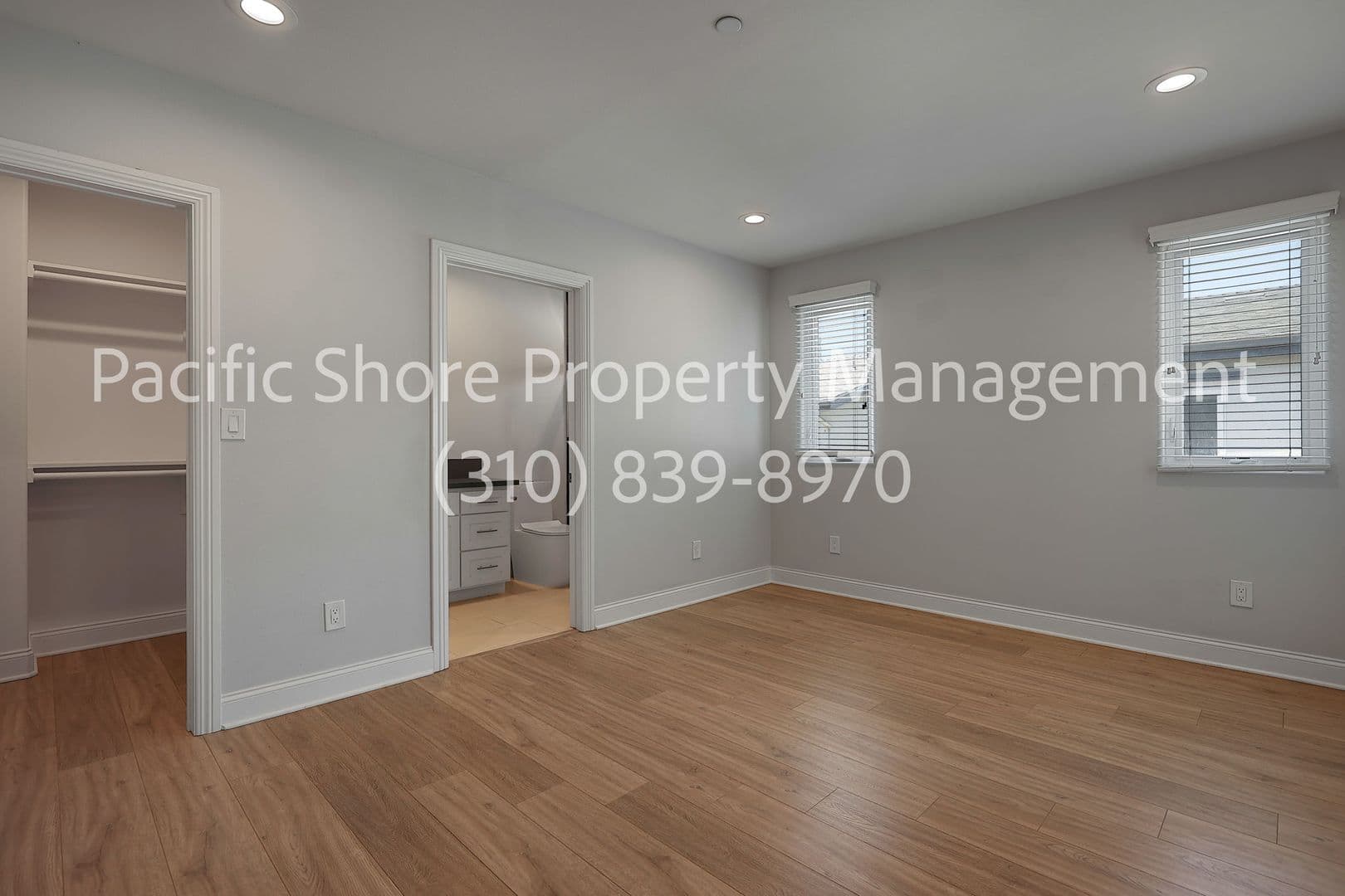 Los Angeles Apartment: 7205 S. La Cienega Blvd