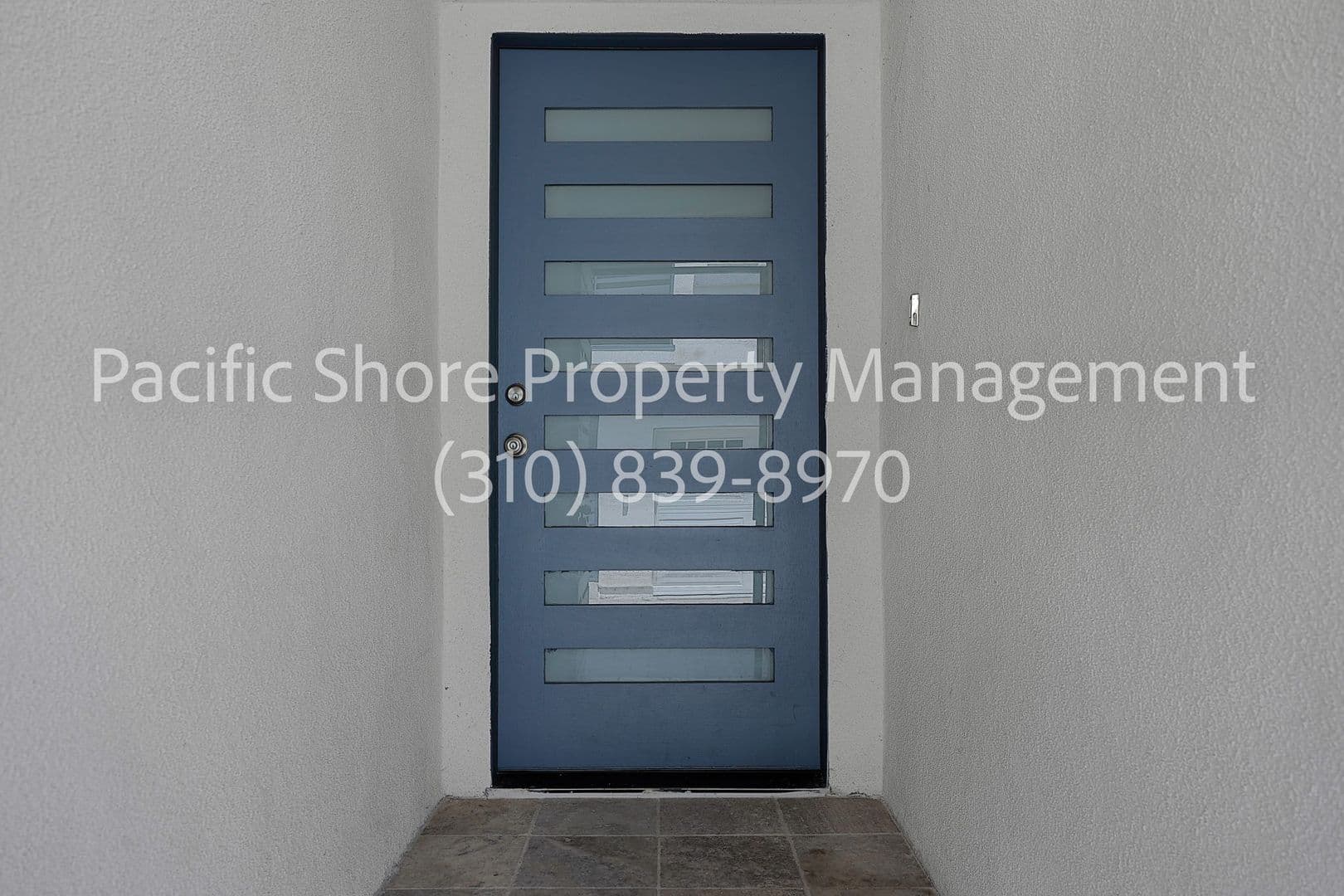 Los Angeles Apartment: 7205 S. La Cienega Blvd