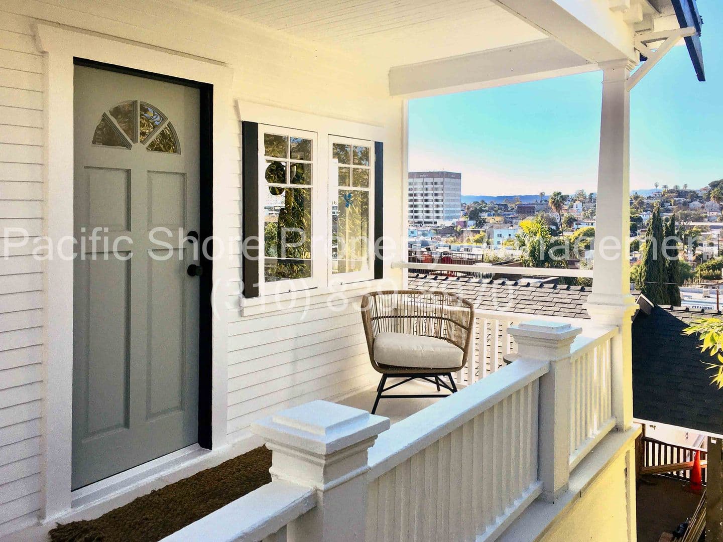 Los Angeles Apartment: 1420 Fairbanks Place