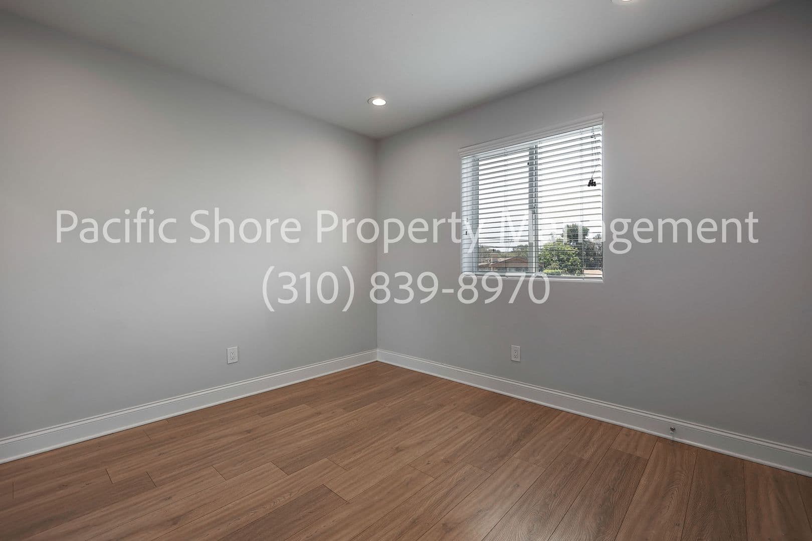 Los Angeles Apartment: 7205 S. La Cienega Blvd