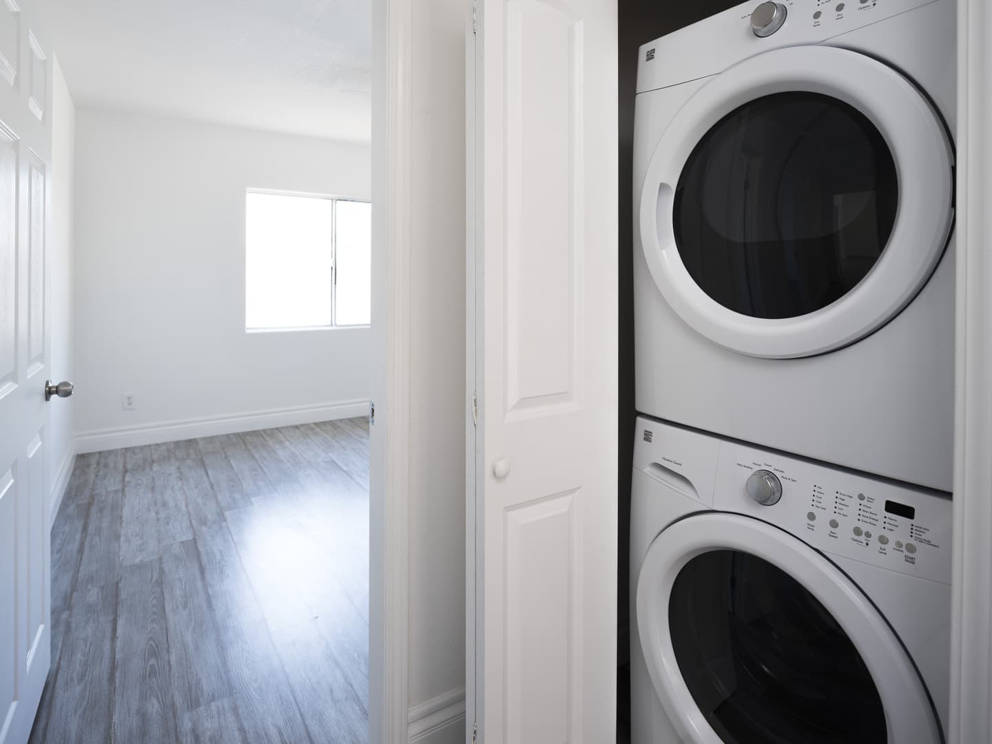 Los Angeles Apartment: 3615 Griffin Avenue