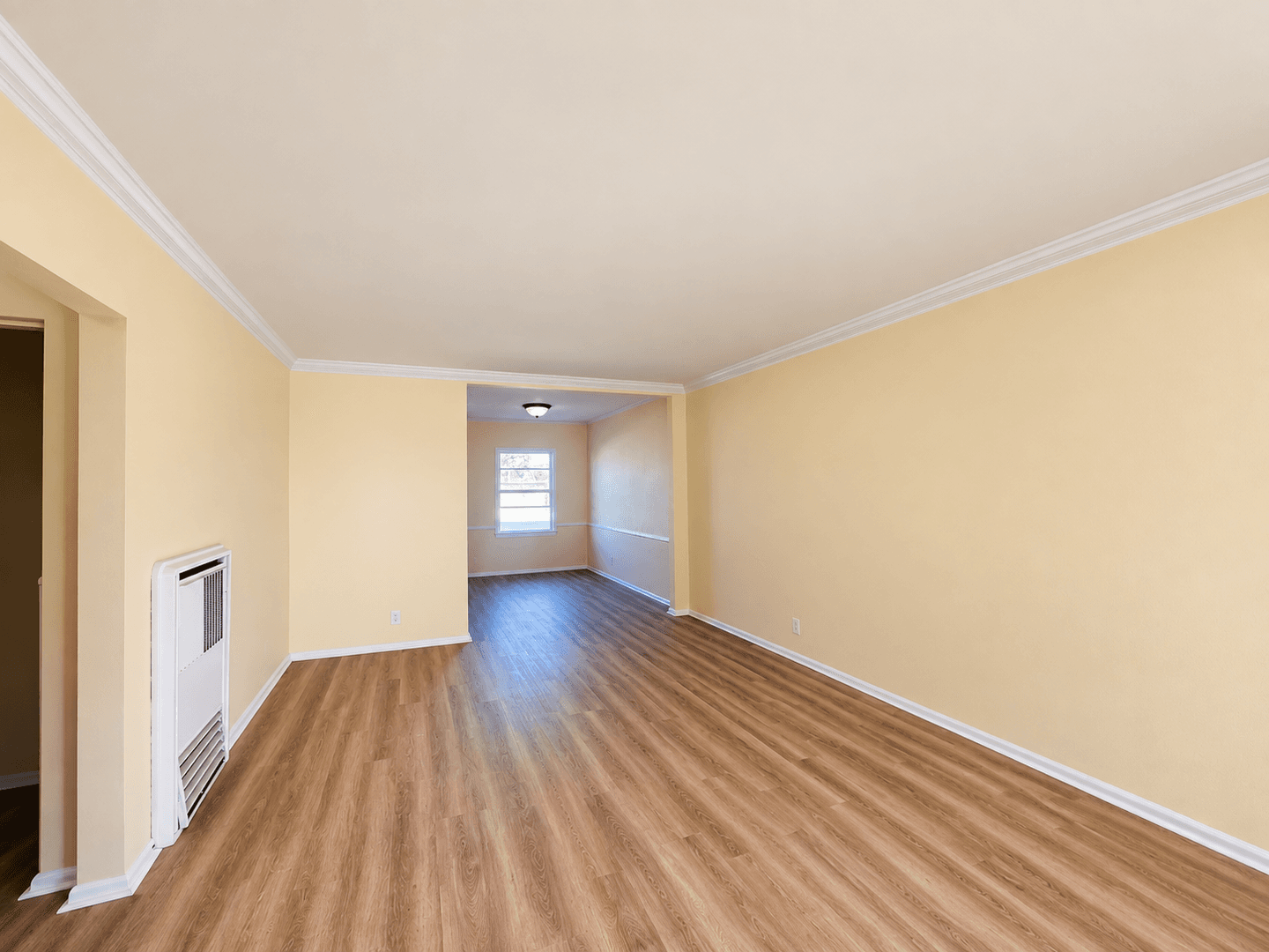 Los Angeles Apartment: 2116 S. Ridgeley Drive