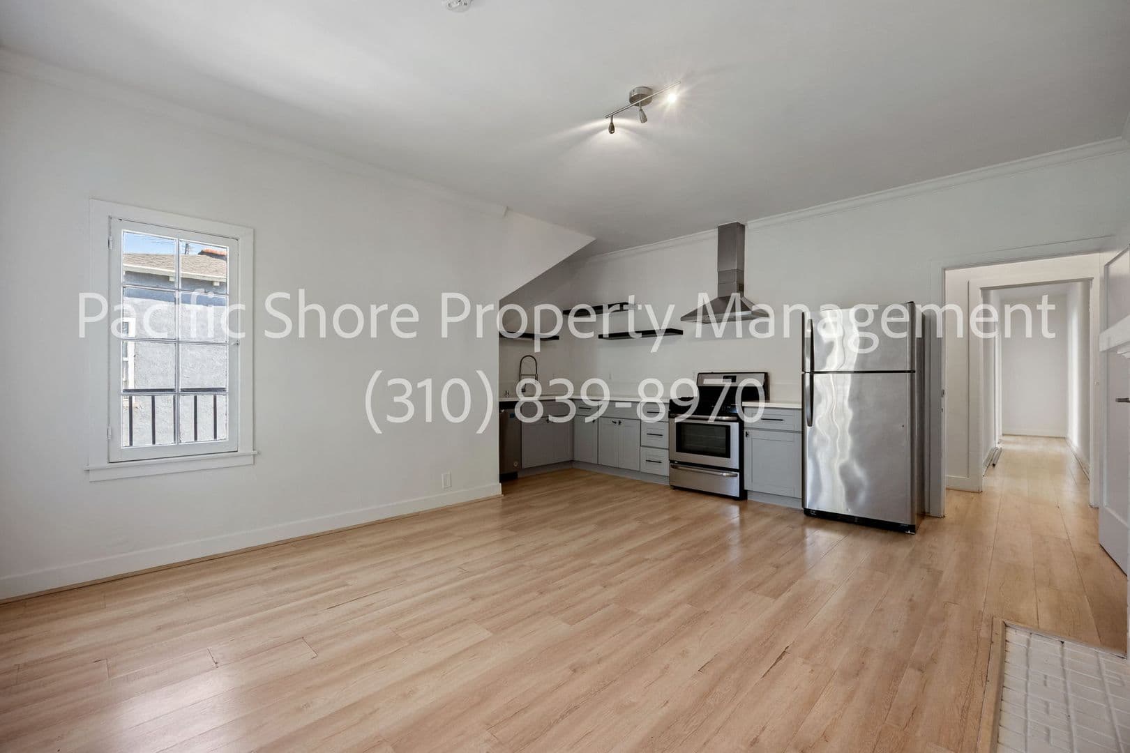 Los Angeles Apartment: 1020 N. Oxford Ave.,