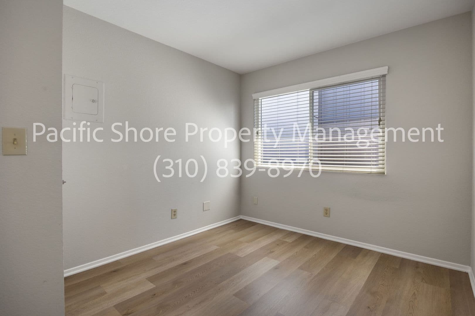 Los Angeles Apartment: 926 South Gramercy Drive,