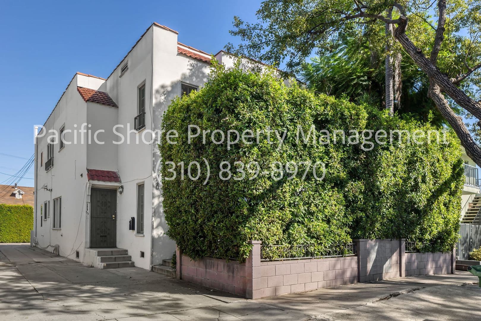 Los Angeles Apartment: 1020 N. Oxford Ave.,