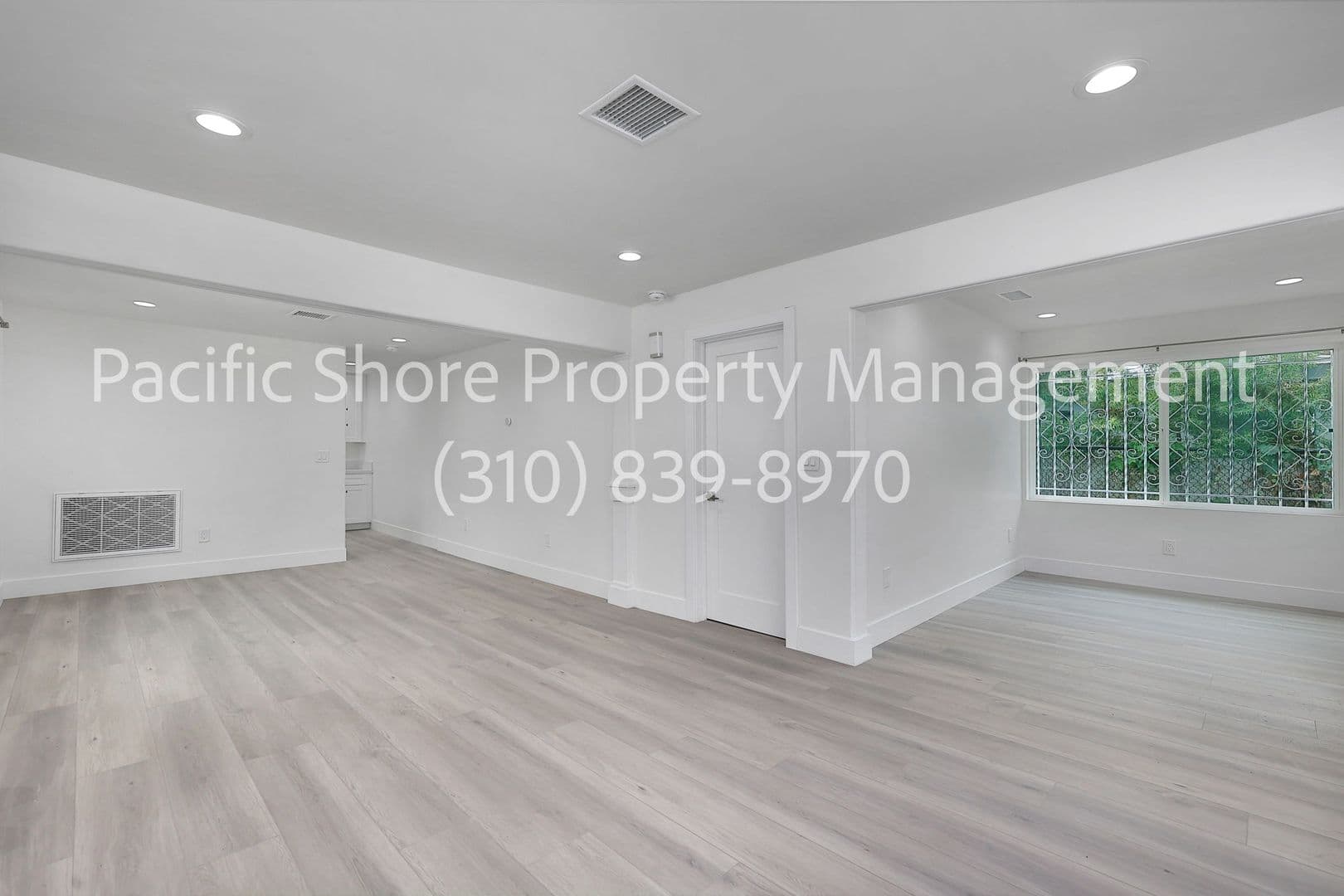 Venice House: 696 San Juan Ave