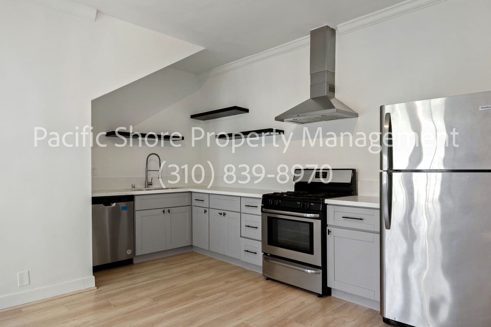 Los Angeles Apartment: 1020 N. Oxford Ave.,