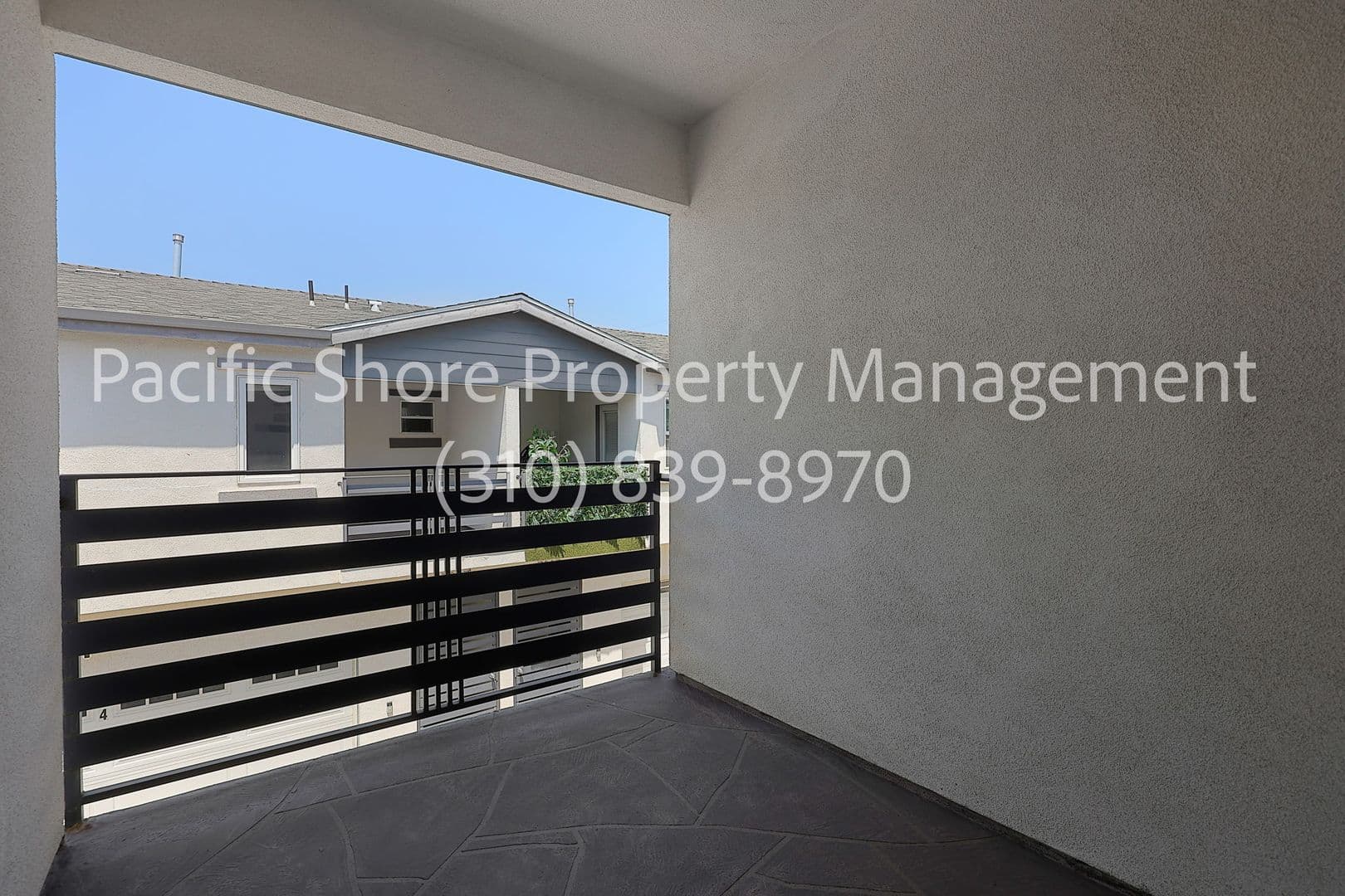 Los Angeles Apartment: 7205 S. La Cienega Blvd
