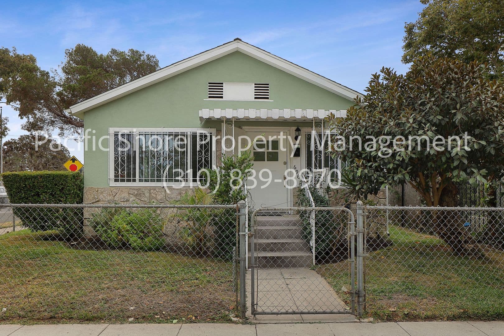 Venice House: 696 San Juan Ave