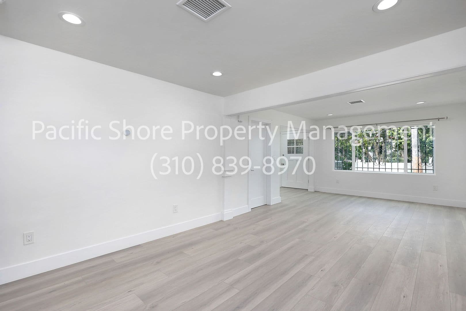 Venice House: 696 San Juan Ave