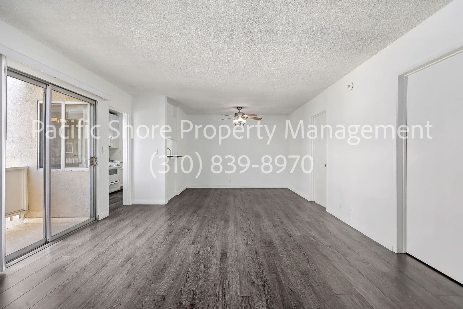 West Hollywood Apartment: 868 N West Knoll Drive