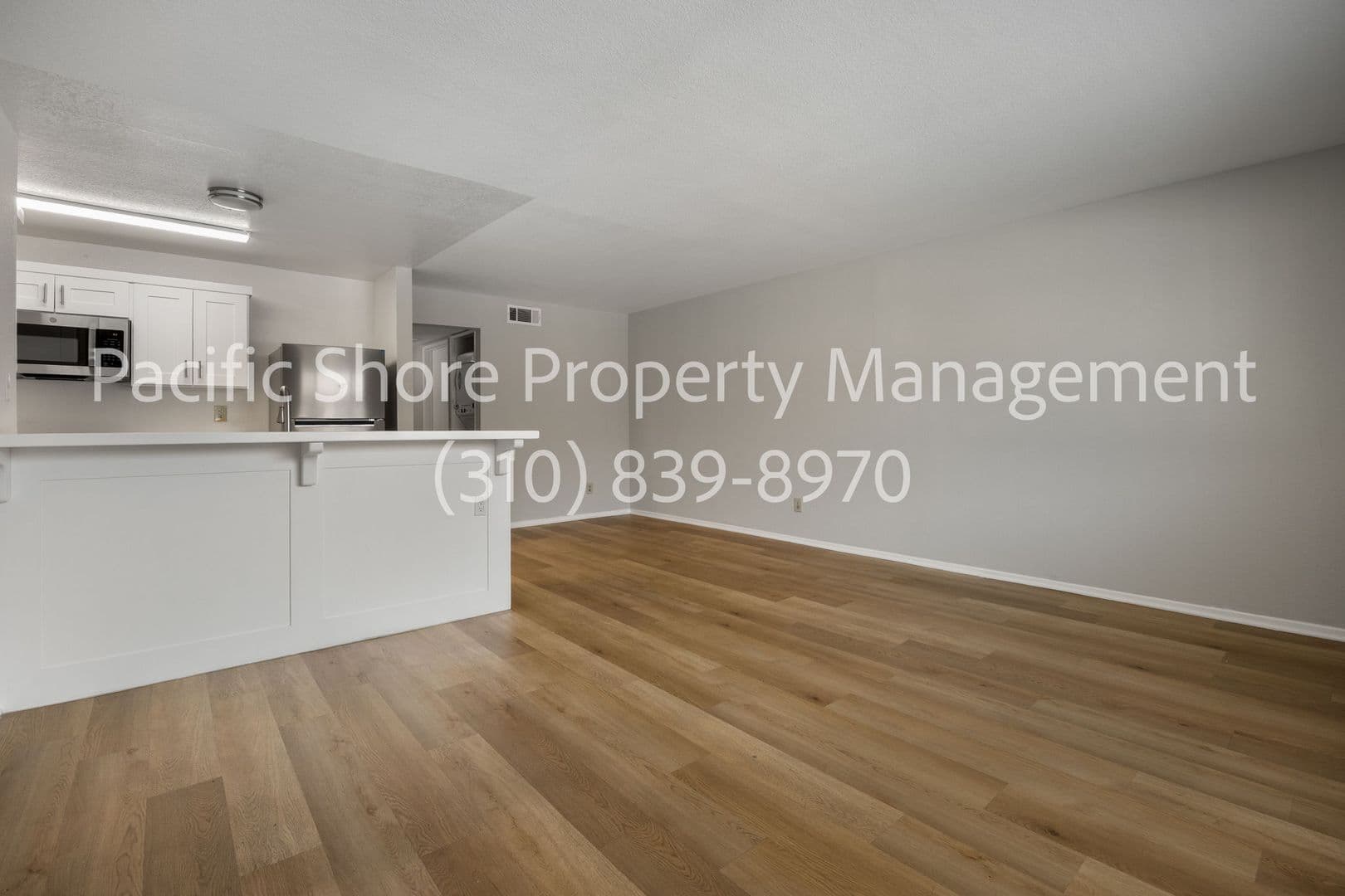 Los Angeles Apartment: 926 South Gramercy Drive,