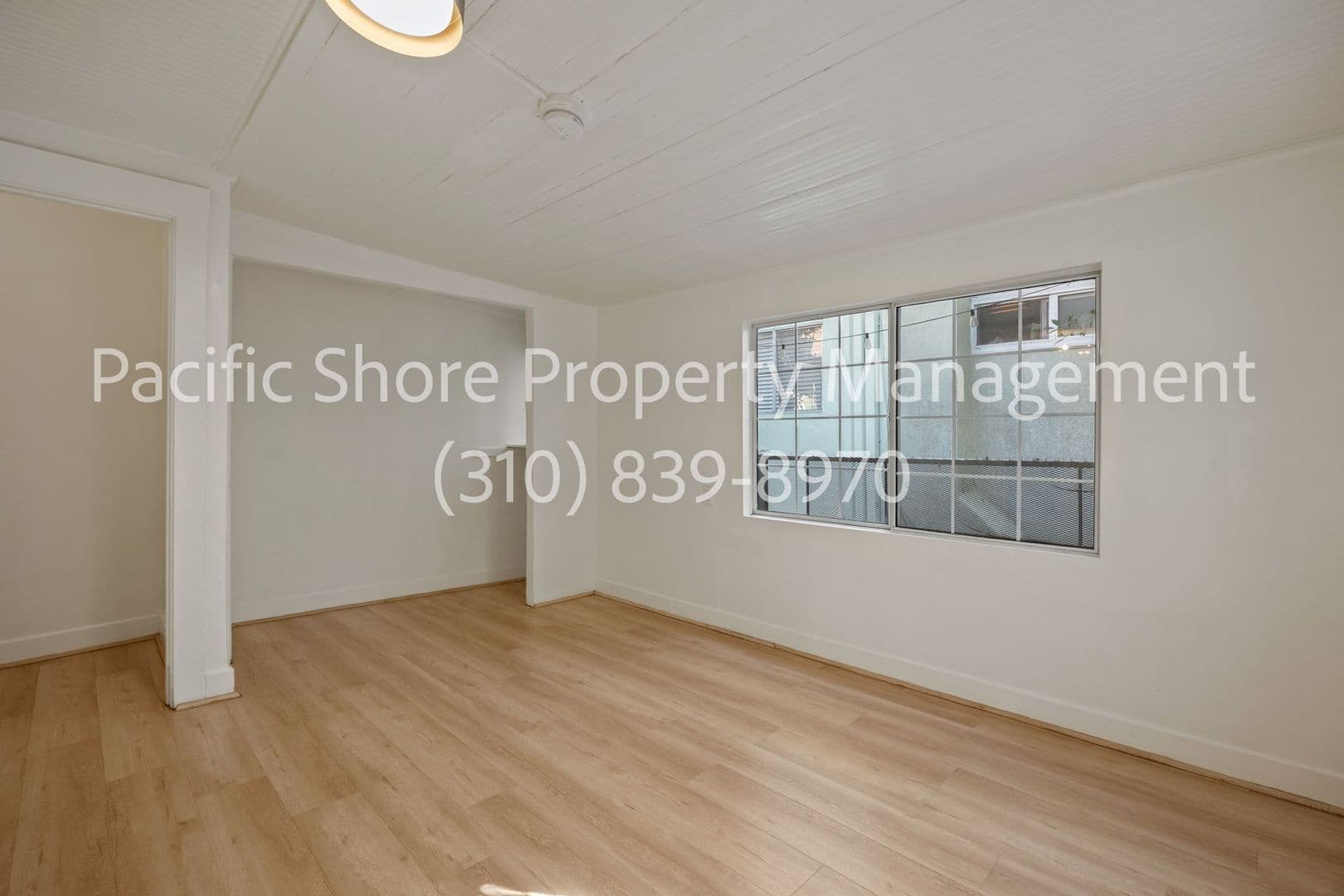 Los Angeles Apartment: 1020 N. Oxford Ave.,