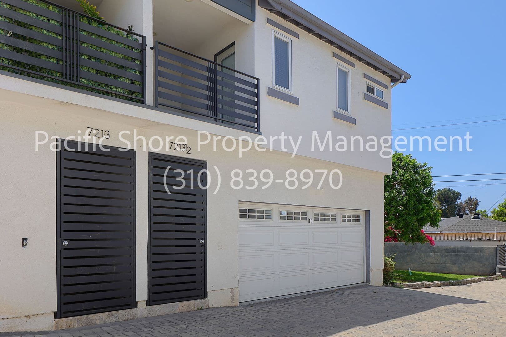 Los Angeles Apartment: 7205 S. La Cienega Blvd