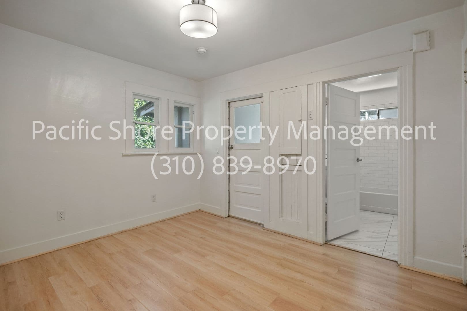 Los Angeles Apartment: 1020 N. Oxford Ave.,