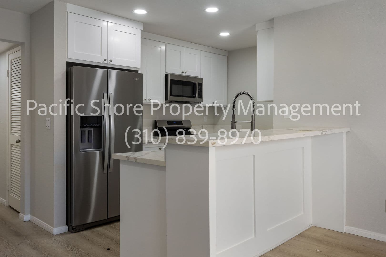 Los Angeles Apartment: 926 South Gramercy Drive,