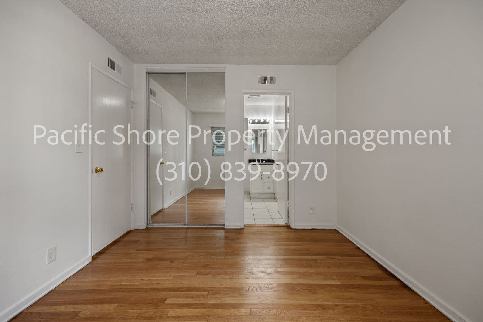 Los Angeles Apartment: 12304 Rochester Avenue