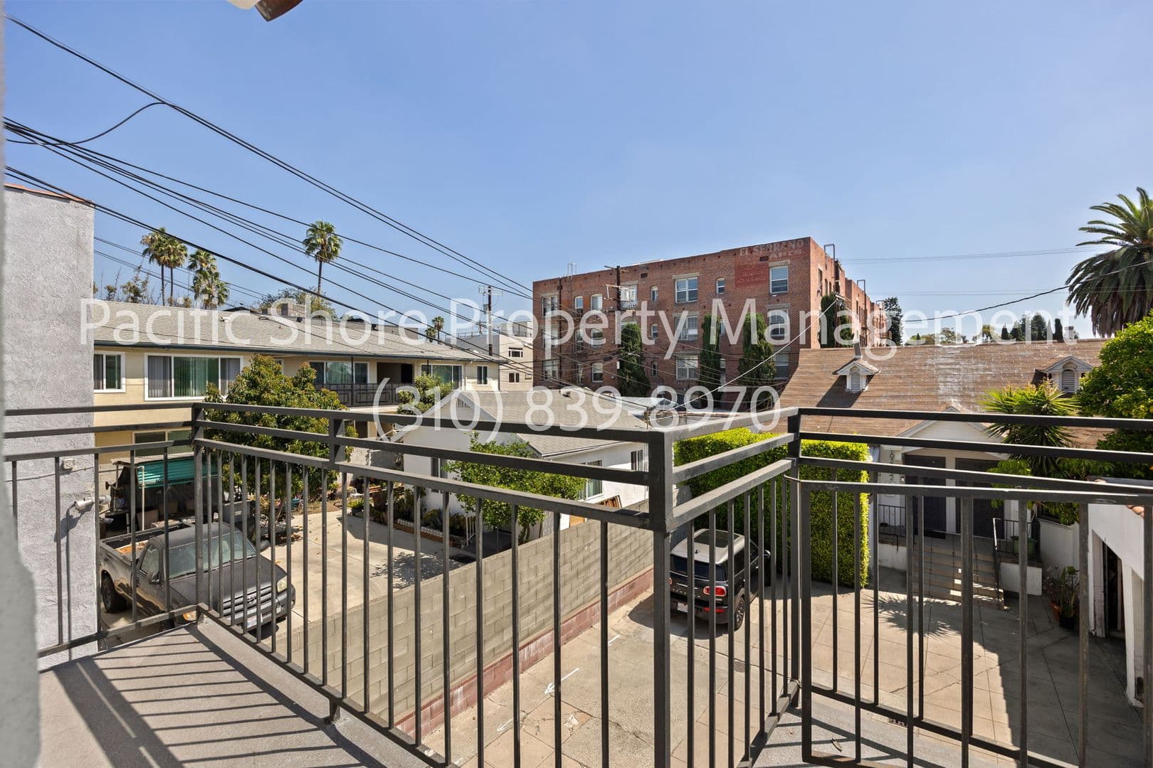Los Angeles Apartment: 1020 N. Oxford Ave.,
