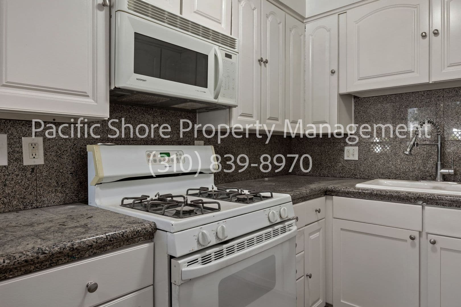 Los Angeles Apartment: 12304 Rochester Avenue