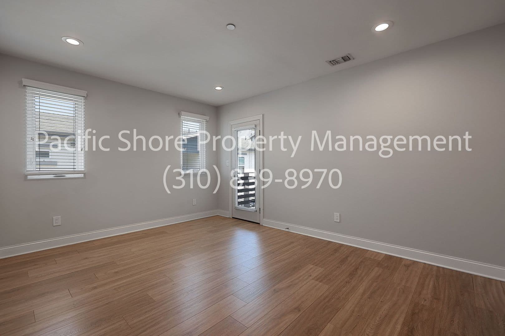 Los Angeles Apartment: 7205 S. La Cienega Blvd