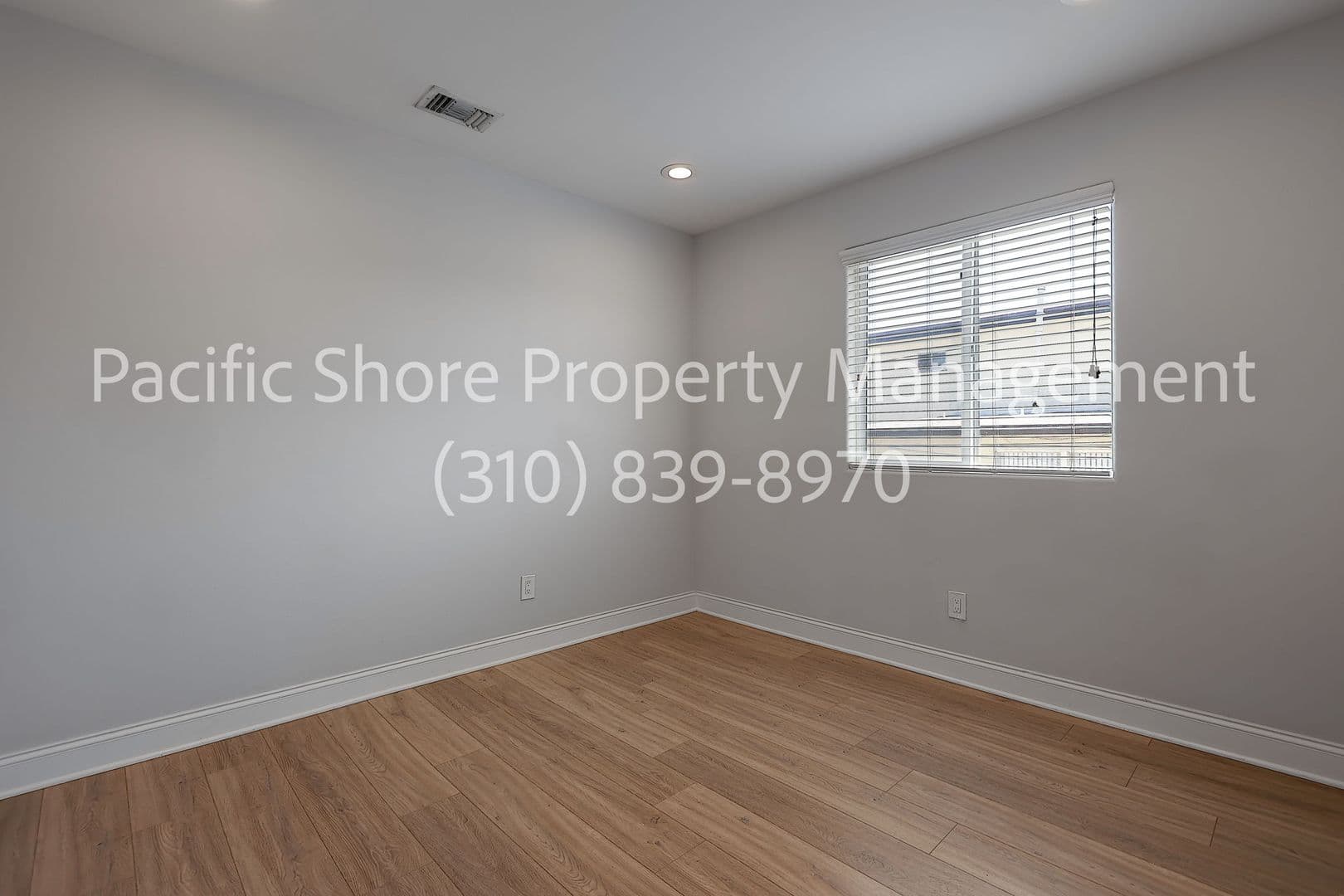 Los Angeles Apartment: 7205 S. La Cienega Blvd