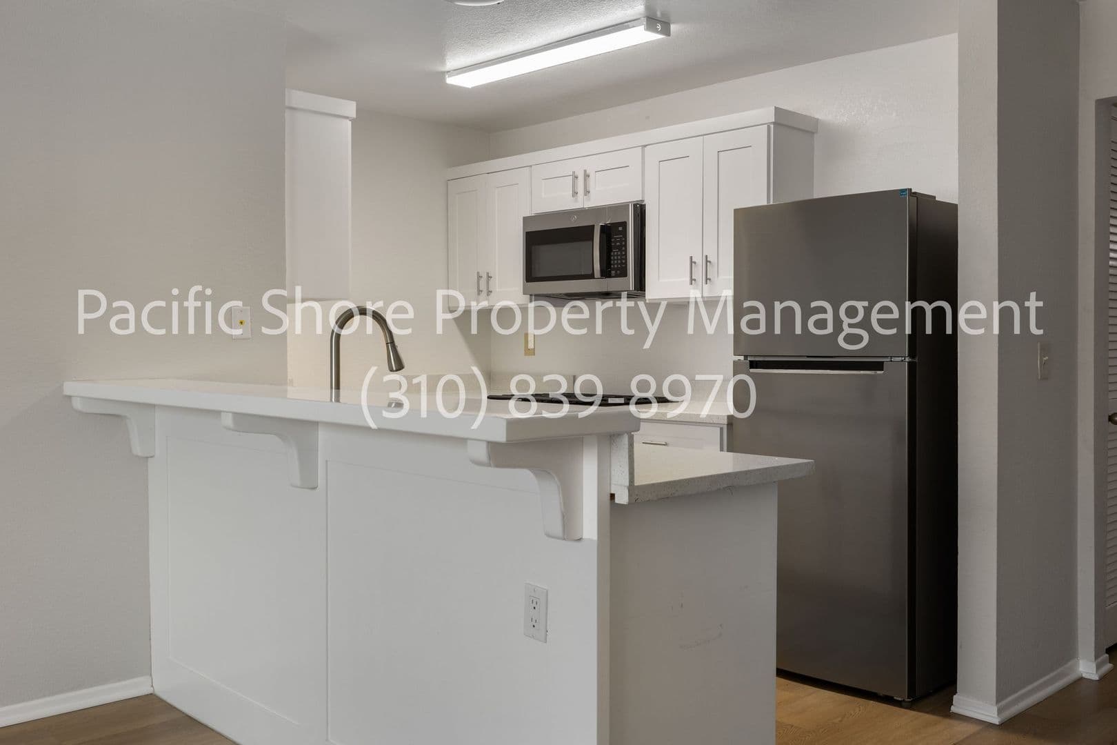 Los Angeles Apartment: 926 South Gramercy Drive,