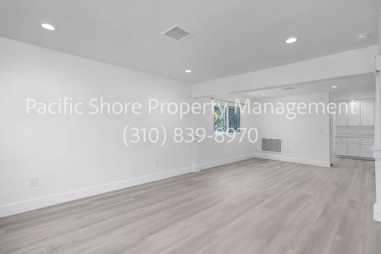 Venice House: 696 San Juan Ave