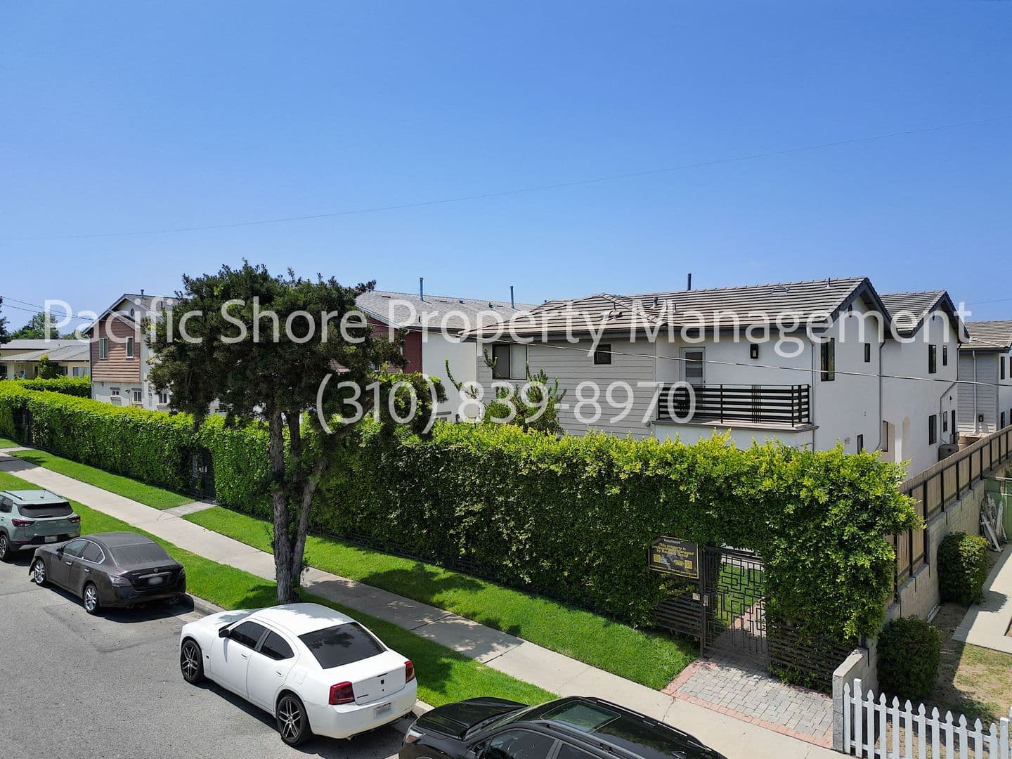 Los Angeles Apartment: 7205 S. La Cienega Blvd