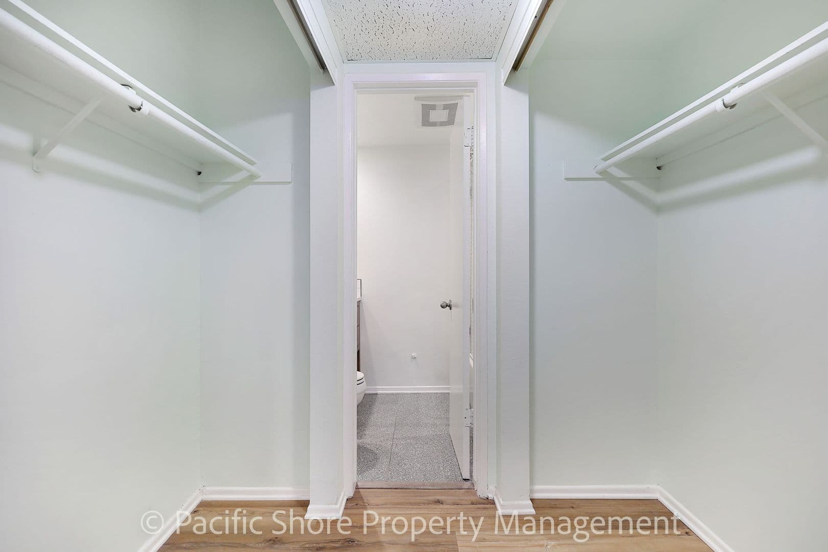 Los Angeles Condo: 612 Barrington Ave #215