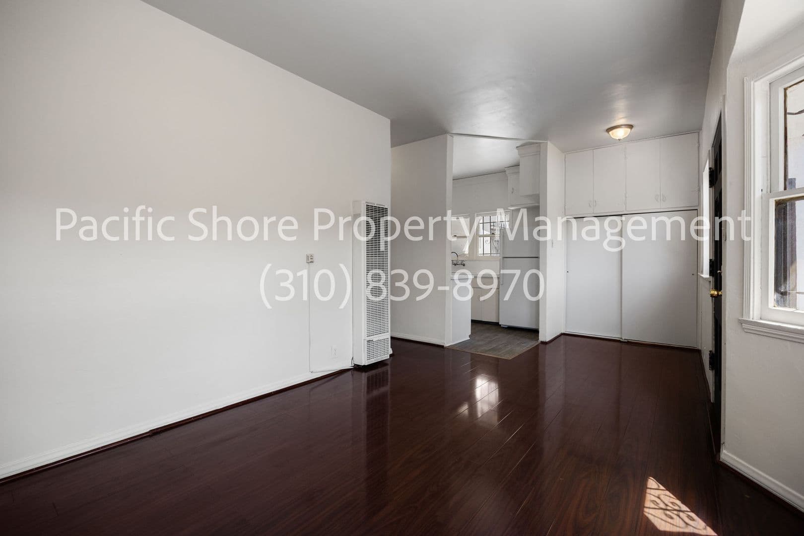 Los Angeles Apartment: 1236 Tamarind Ave.