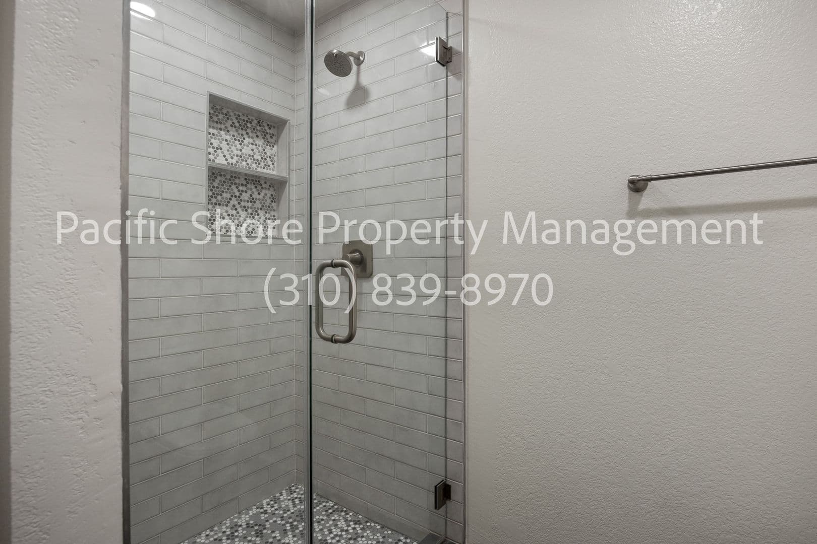 Los Angeles Apartment: 926 South Gramercy Drive,