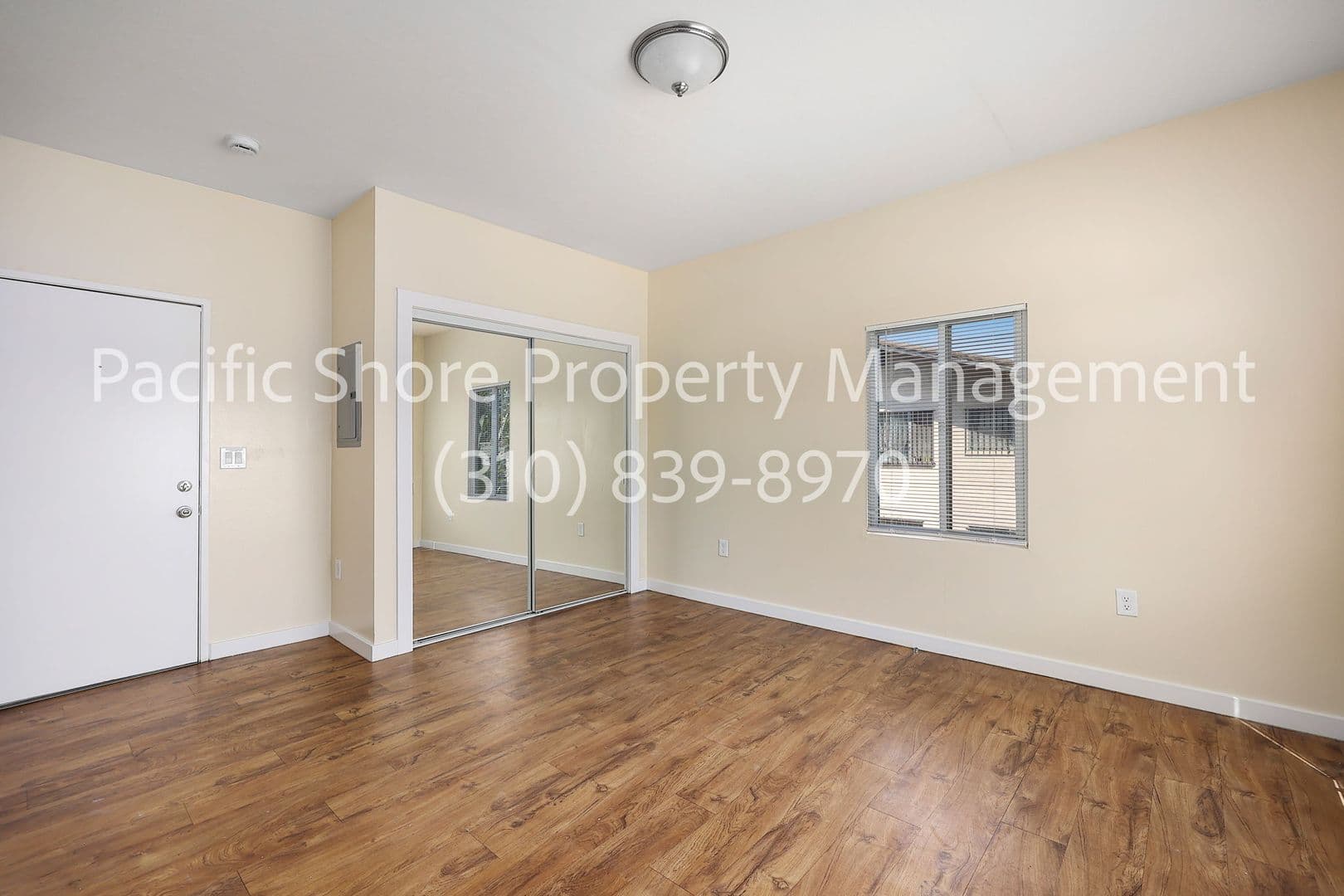 Los Angeles Apartment: 326 Belmont Ave