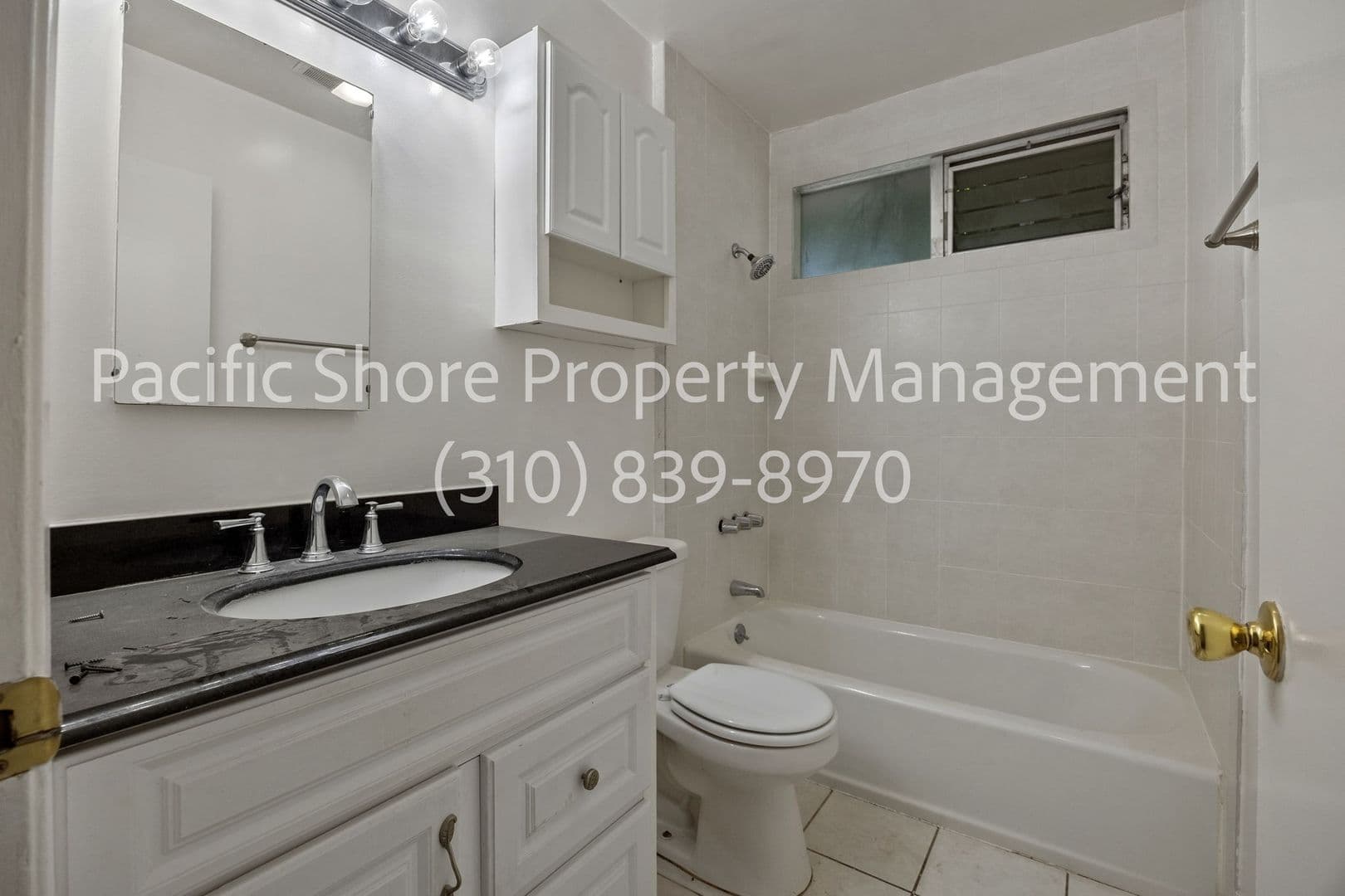 Los Angeles Apartment: 12304 Rochester Avenue