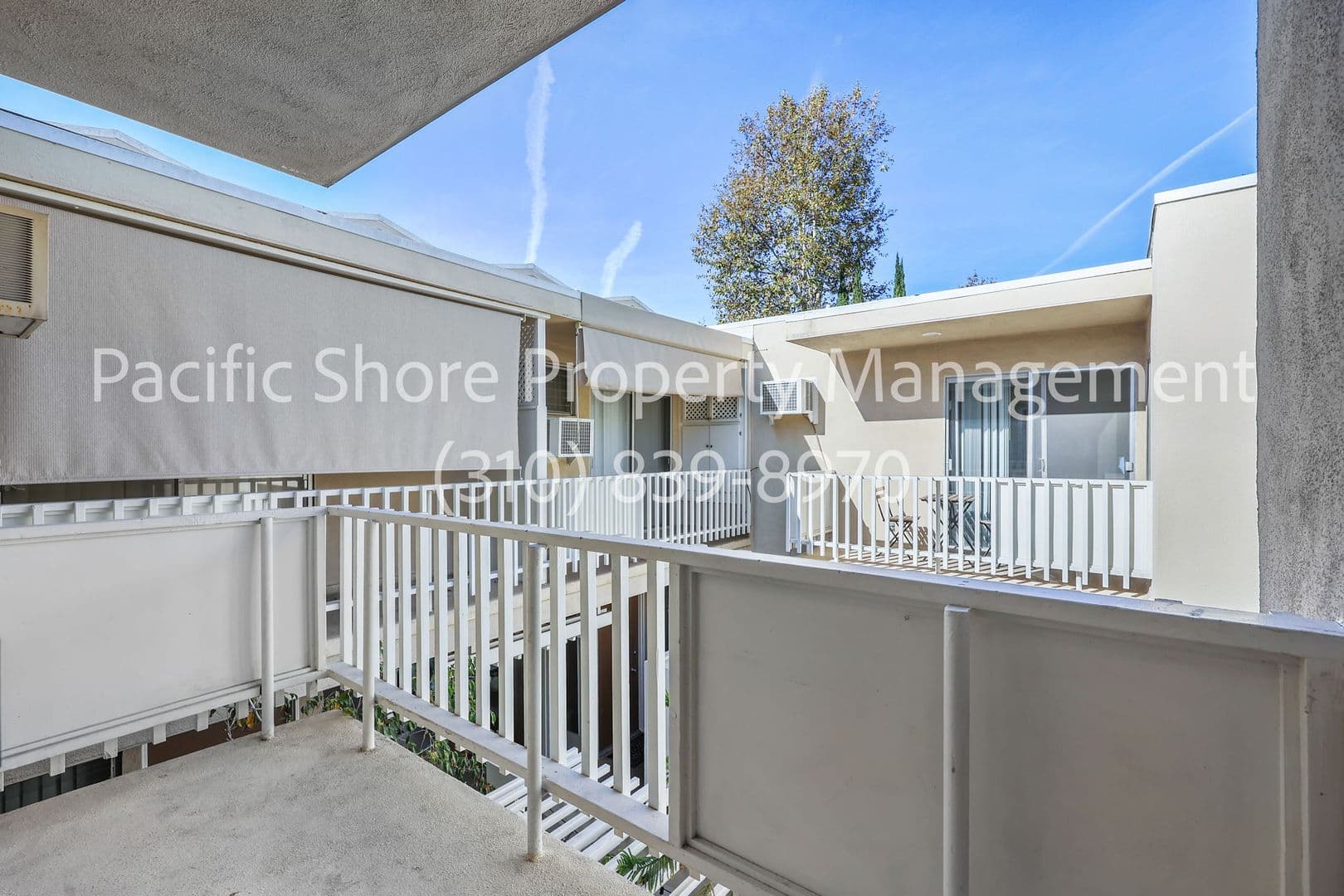 West Hollywood Apartment: 868 N West Knoll Drive