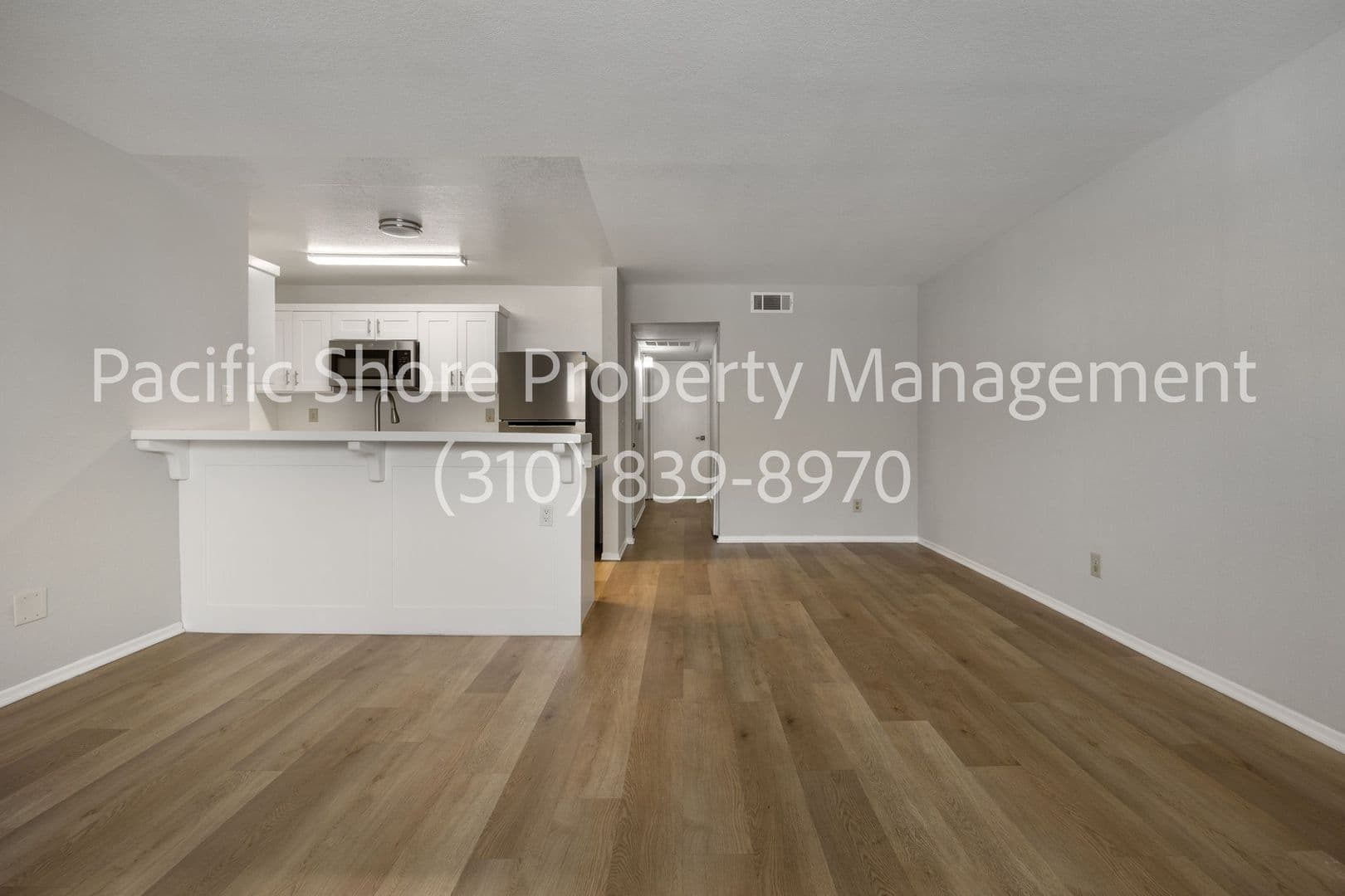 Los Angeles Apartment: 926 South Gramercy Drive,