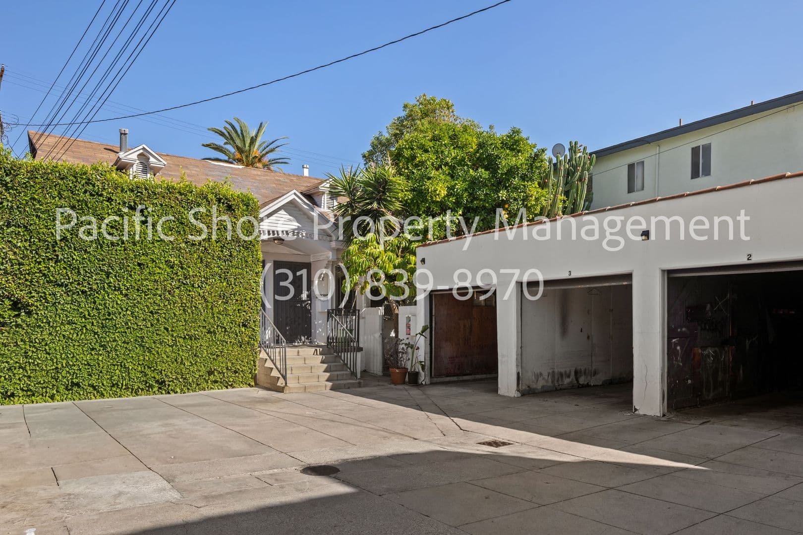 Los Angeles Apartment: 1020 N. Oxford Ave.,