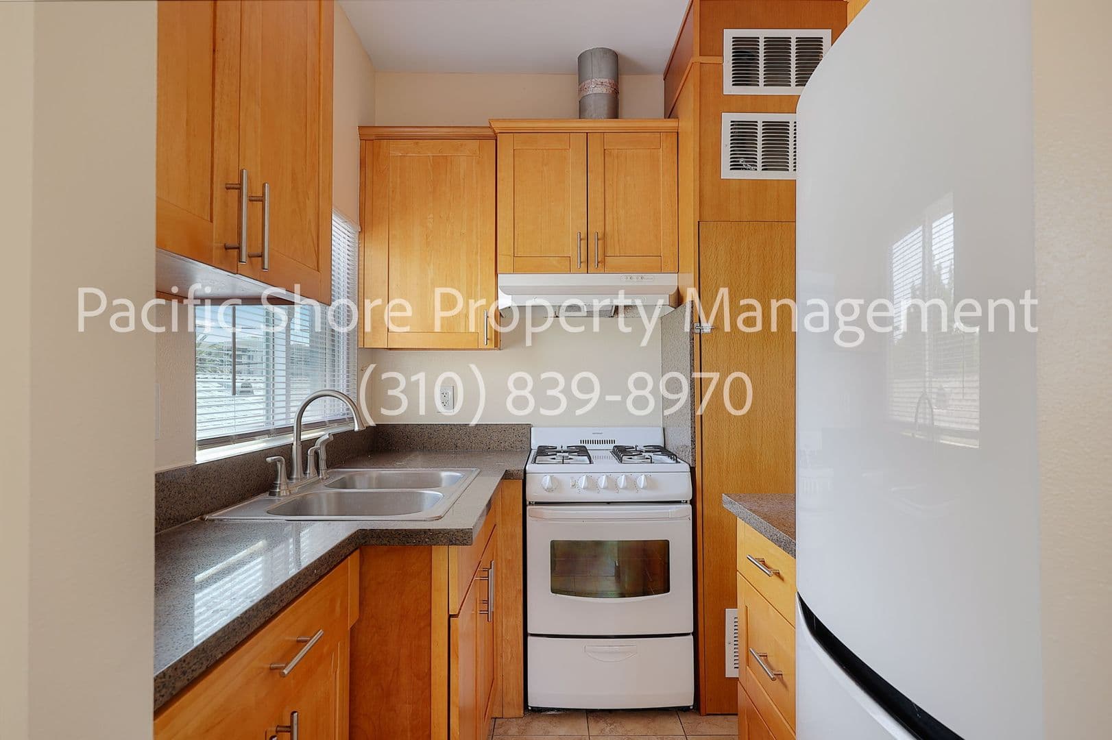 Los Angeles Apartment: 326 Belmont Ave
